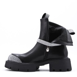 Ankle boot in a mix of materials 