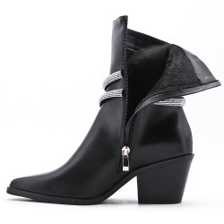 Ankle boot in a mix of materials 