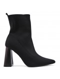 Ankle boot in a mix of materials for autumn and winter