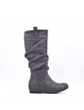 Boot in a mix of materials for fall and winter