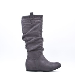 Boot in a mix of materials for fall and winter