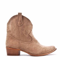 Ankle boot in faux suede