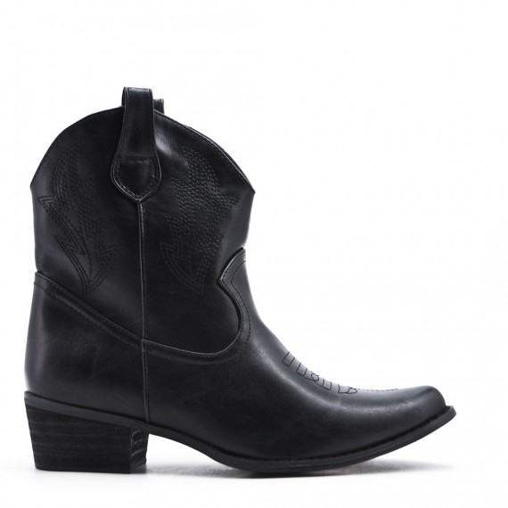 Ankle boot in faux suede