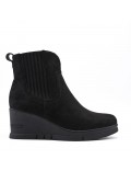 Ankle boot in faux suede