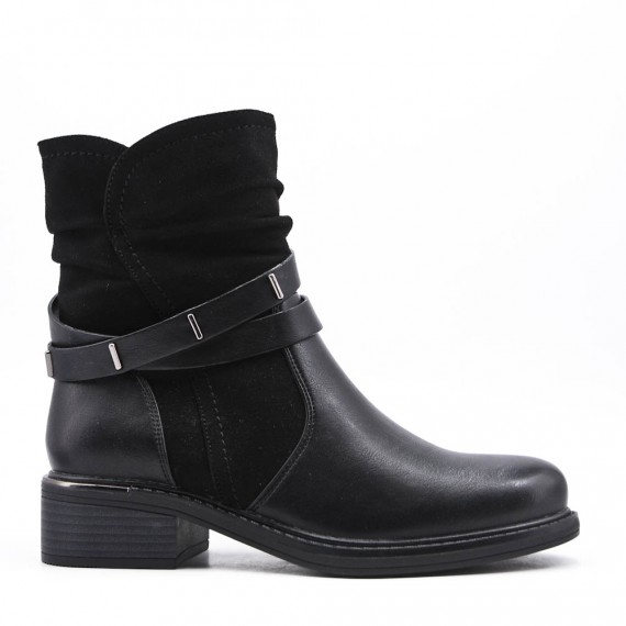 Ankle boot in a mix of materials for autumn and winter