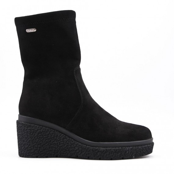 Ankle boot in faux suede