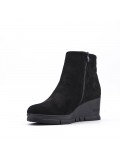 Ankle boot in faux suede