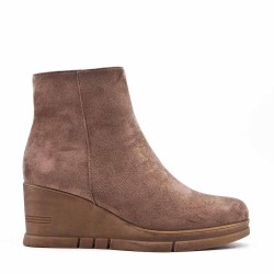 Ankle boot in faux suede