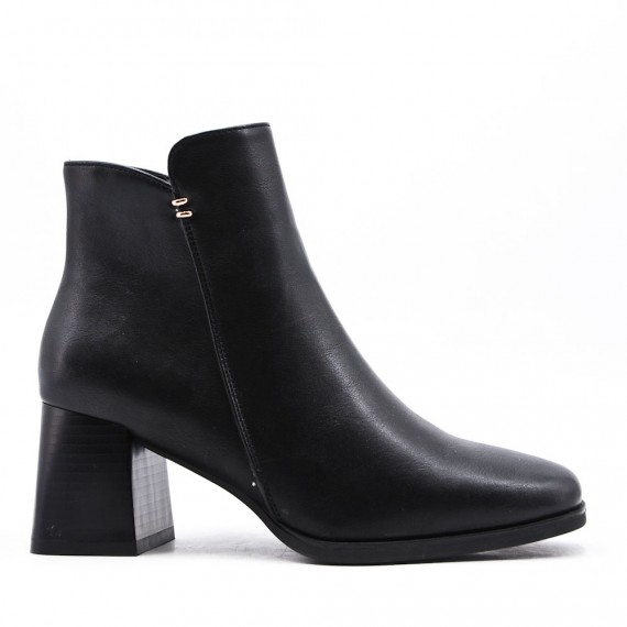 Faux leather ankle boot