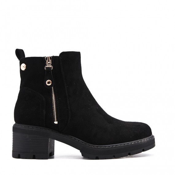 Ankle boot in a mix of materials 