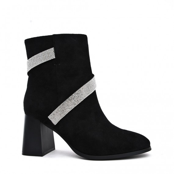 Ankle boot in a mix of materials for autumn and winter