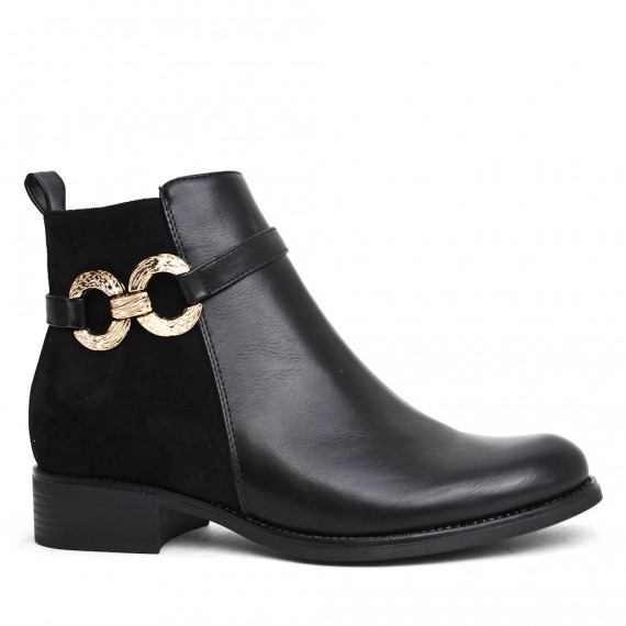 Ankle boot in a mix of materials for autumn and winter