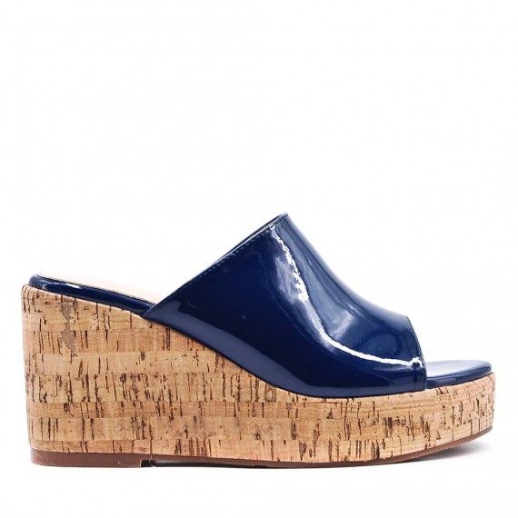 Mixed material wedge sandal