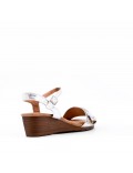 Women wedge sandal in faux leather 