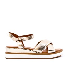 Women wedge sandal in faux leather 