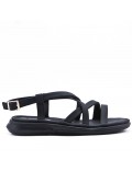 Flat sandals in faux leather for women