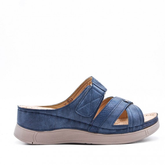 Comfortable faux leather sandal for women