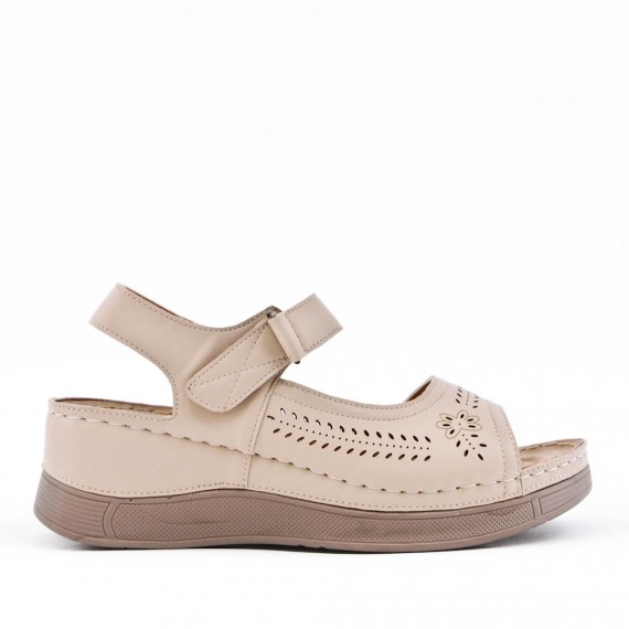 Comfortable faux leather sandal for women