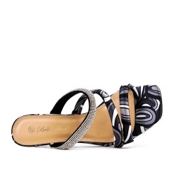 Heeled sandal in mixed materials