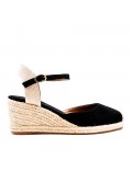 Wedge sandal in faux suede