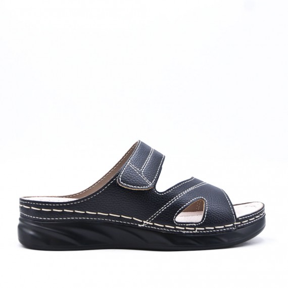 Comfort sandal in faux leather