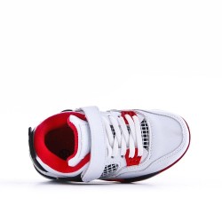 Kid's lace-up sneaker