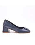 Leatherette pump with heels