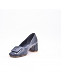 Leatherette pump with heels