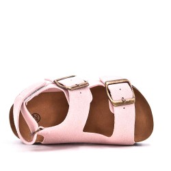 Child sandal with scratch