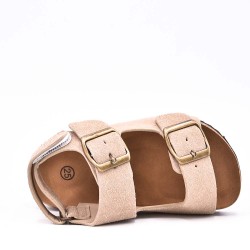 Child sandal with scratch