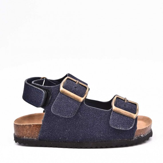 Child sandal with scratch