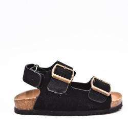 Child sandal with scratch