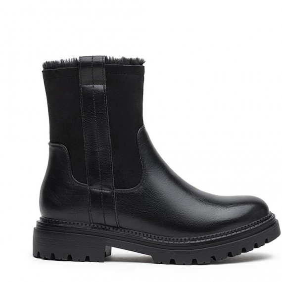 Ankle boot in a mix of materials for autumn and winter