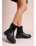 Ankle boot in a mix of materials for autumn and winter