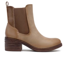 Ankle boot in a mix of materials for autumn and winter