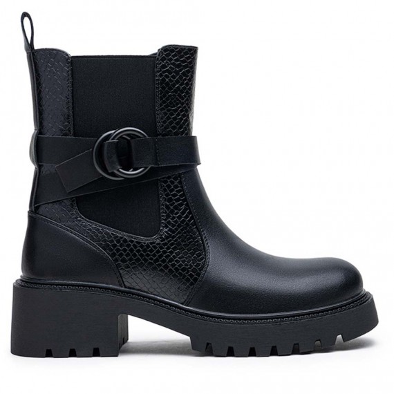 Ankle boot in a mix of materials for autumn and winter