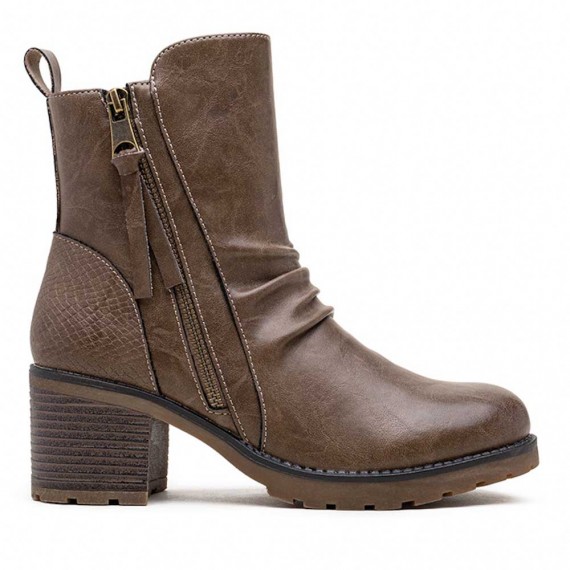 Ankle boot in a mix of materials for autumn and winter