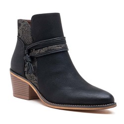 Ankle boot in a mix of materials for autumn and winter