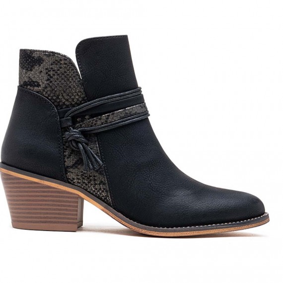 Ankle boot in a mix of materials for autumn and winter