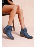 Ankle boot in a mix of materials for autumn and winter