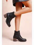 Ankle boot in a mix of materials for autumn and winter