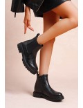 Ankle boot in a mix of materials for autumn and winter