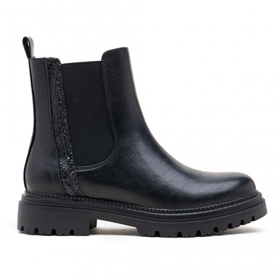Ankle boot in a mix of materials for autumn and winter
