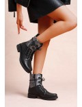 Ankle boot in a mix of materials for autumn and winter