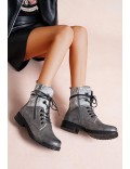 Ankle boot in a mix of materials for autumn and winter