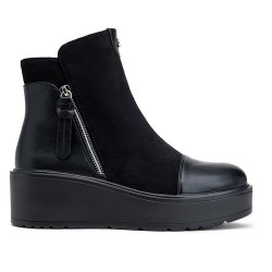 Ankle boot in a mix of materials for autumn and winter