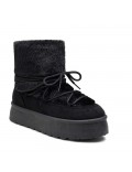 Ankle boot in a mix of materials for autumn and winter