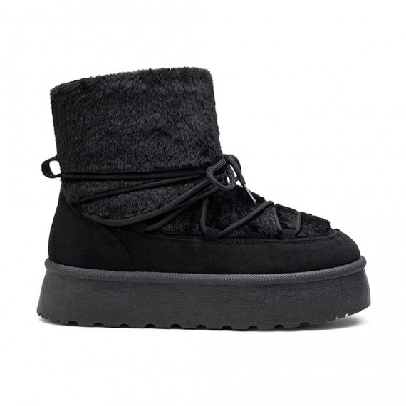 Ankle boot in a mix of materials for autumn and winter