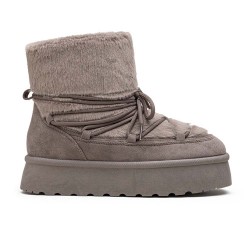 Ankle boot in a mix of materials for autumn and winter