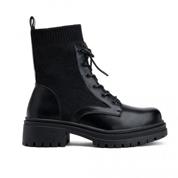 Ankle boot in a mix of materials for autumn and winter